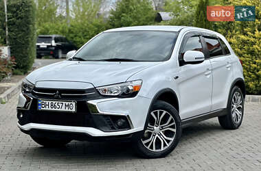 Внедорожник / Кроссовер Mitsubishi Outlander Sport 2018 в Одессе