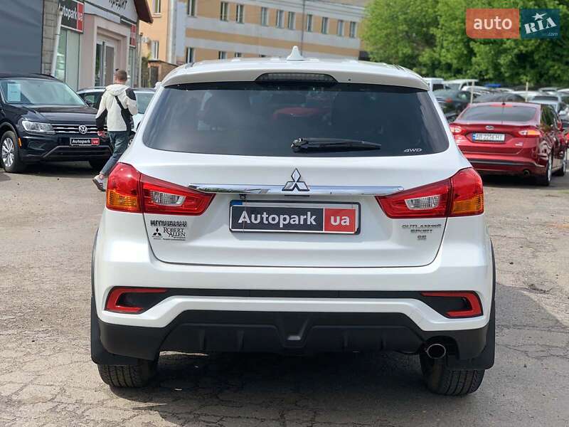 Внедорожник / Кроссовер Mitsubishi Outlander Sport 2018 в Виннице