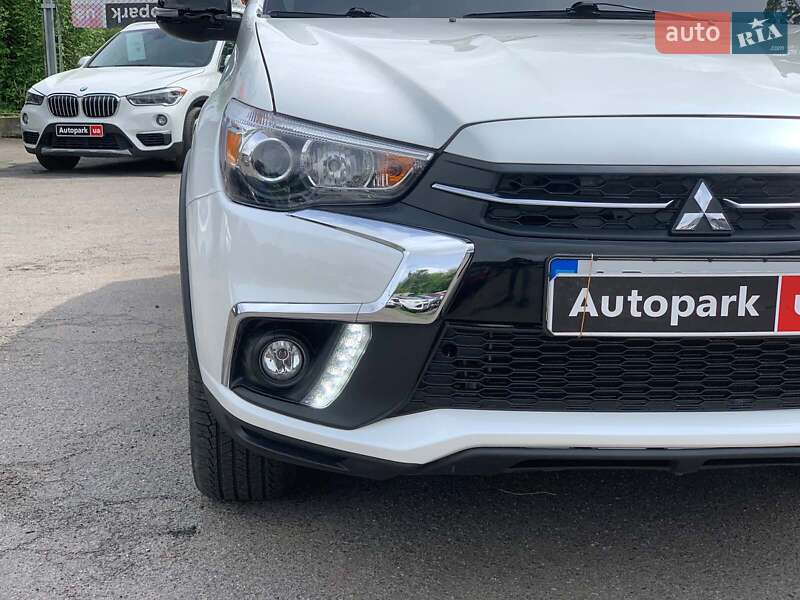 Внедорожник / Кроссовер Mitsubishi Outlander Sport 2018 в Виннице