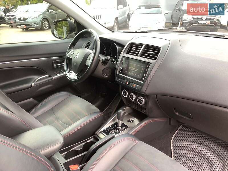 Внедорожник / Кроссовер Mitsubishi Outlander Sport 2018 в Виннице