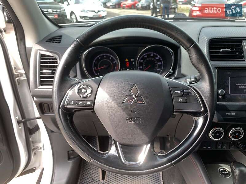 Внедорожник / Кроссовер Mitsubishi Outlander Sport 2018 в Виннице