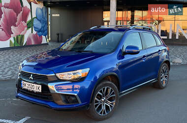Внедорожник / Кроссовер Mitsubishi Outlander Sport 2016 в Киеве