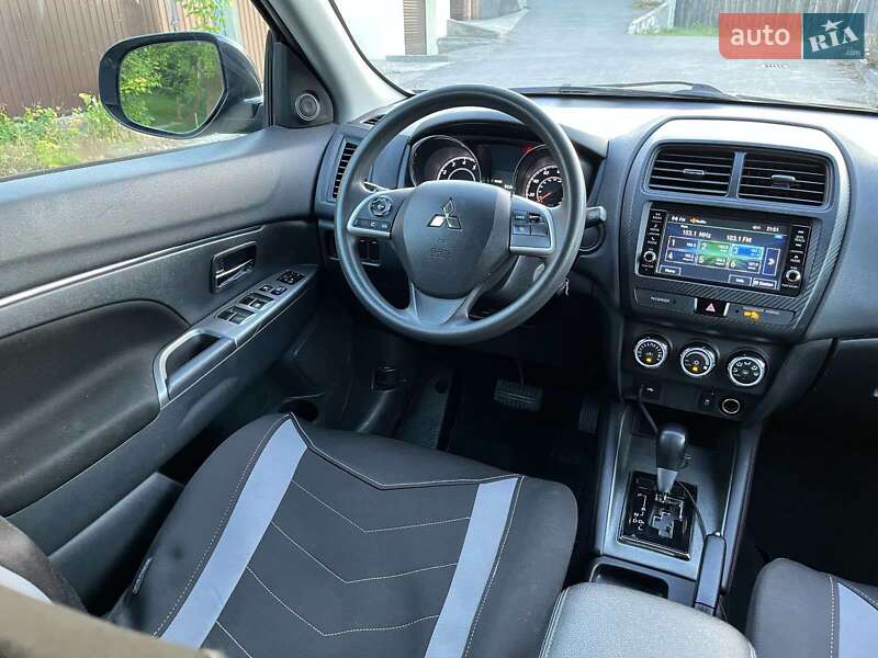 Внедорожник / Кроссовер Mitsubishi Outlander Sport 2019 в Киеве
