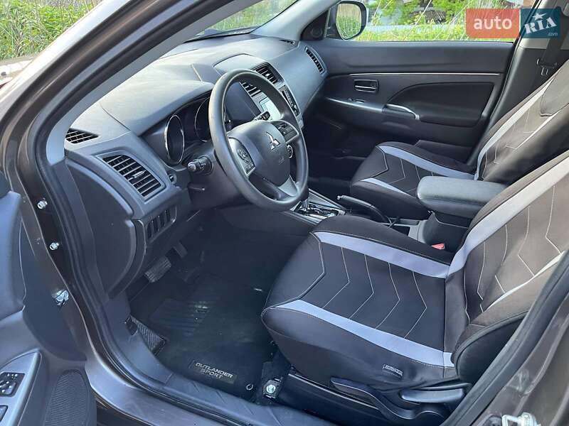 Внедорожник / Кроссовер Mitsubishi Outlander Sport 2019 в Киеве