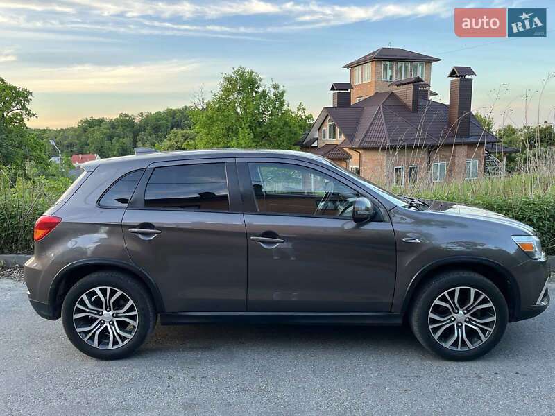 Внедорожник / Кроссовер Mitsubishi Outlander Sport 2019 в Киеве