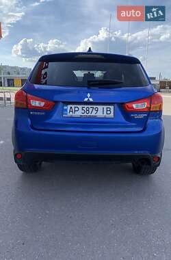 Внедорожник / Кроссовер Mitsubishi Outlander Sport 2017 в 