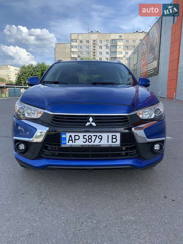 Внедорожник / Кроссовер Mitsubishi Outlander Sport 2017 в 