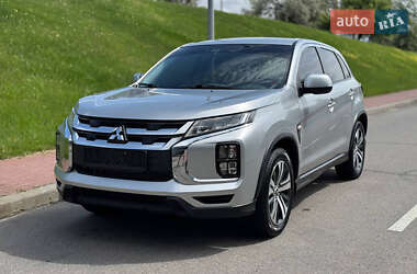 Позашляховик / Кросовер Mitsubishi Outlander Sport 2022 в Києві
