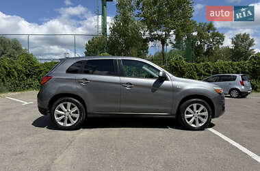 Внедорожник / Кроссовер Mitsubishi Outlander Sport 2015 в 