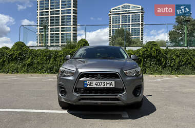 Внедорожник / Кроссовер Mitsubishi Outlander Sport 2015 в 