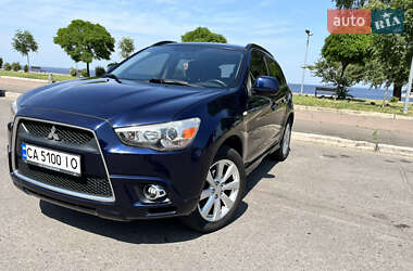 Внедорожник / Кроссовер Mitsubishi Outlander Sport 2012 в 