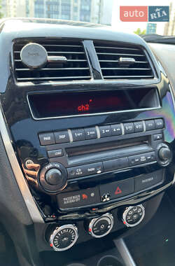 Внедорожник / Кроссовер Mitsubishi Outlander Sport 2012 в 