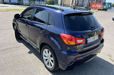 Внедорожник / Кроссовер Mitsubishi Outlander Sport 2012 в 