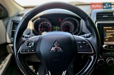 Внедорожник / Кроссовер Mitsubishi Outlander Sport 2021 в 