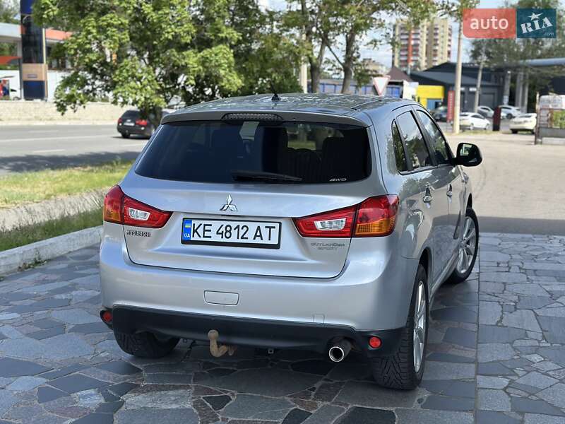 Внедорожник / Кроссовер Mitsubishi Outlander Sport 2015 в Днепре