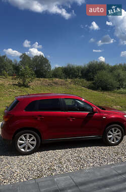Внедорожник / Кроссовер Mitsubishi Outlander Sport 2015 в 