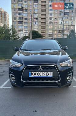 Позашляховик / Кросовер Mitsubishi Outlander Sport 2015 в Києві