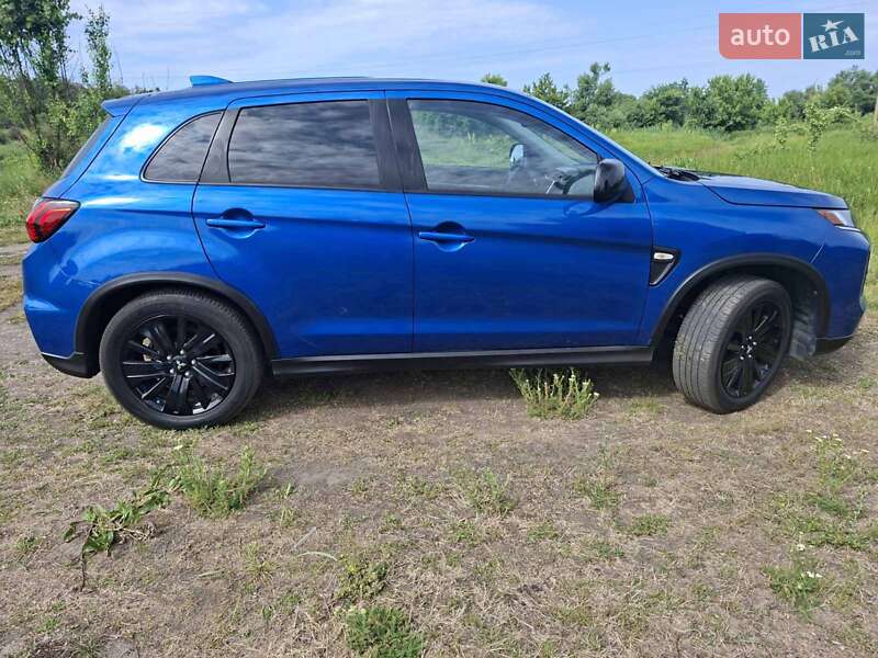 Внедорожник / Кроссовер Mitsubishi Outlander Sport 2020 в Ракитном