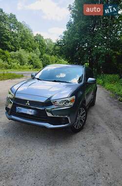 Внедорожник / Кроссовер Mitsubishi Outlander Sport 2016 в Львове