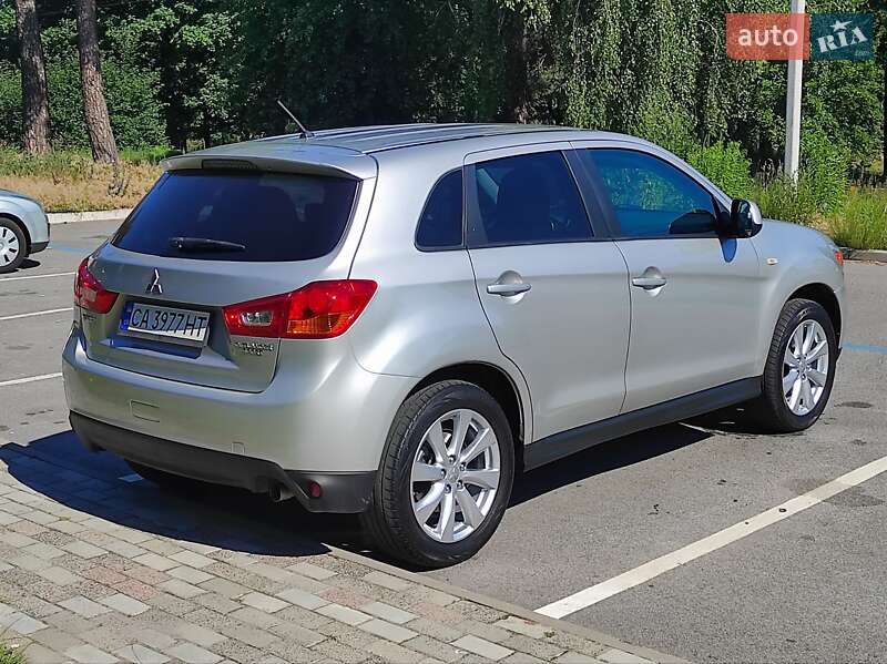 Позашляховик / Кросовер Mitsubishi Outlander Sport 2014 в Чернігові