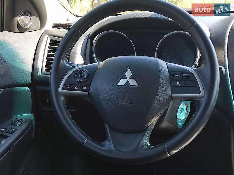 Позашляховик / Кросовер Mitsubishi Outlander Sport 2014 в Чернігові