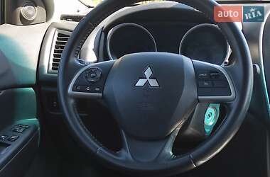 Внедорожник / Кроссовер Mitsubishi Outlander Sport 2014 в 
