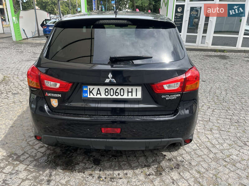 Внедорожник / Кроссовер Mitsubishi Outlander Sport 2015 в Бобрике