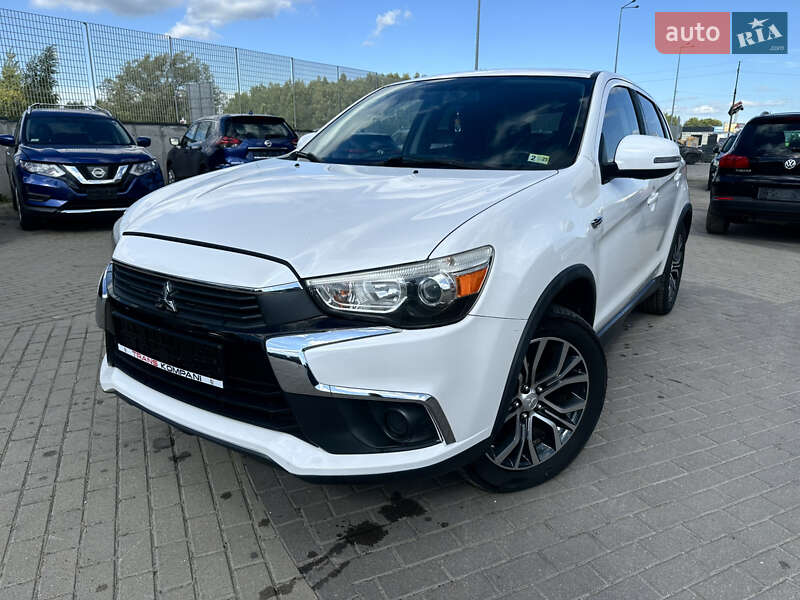 Позашляховик / Кросовер Mitsubishi Outlander Sport 2016 в Львові