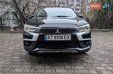 Позашляховик / Кросовер Mitsubishi Outlander Sport 2017 в 