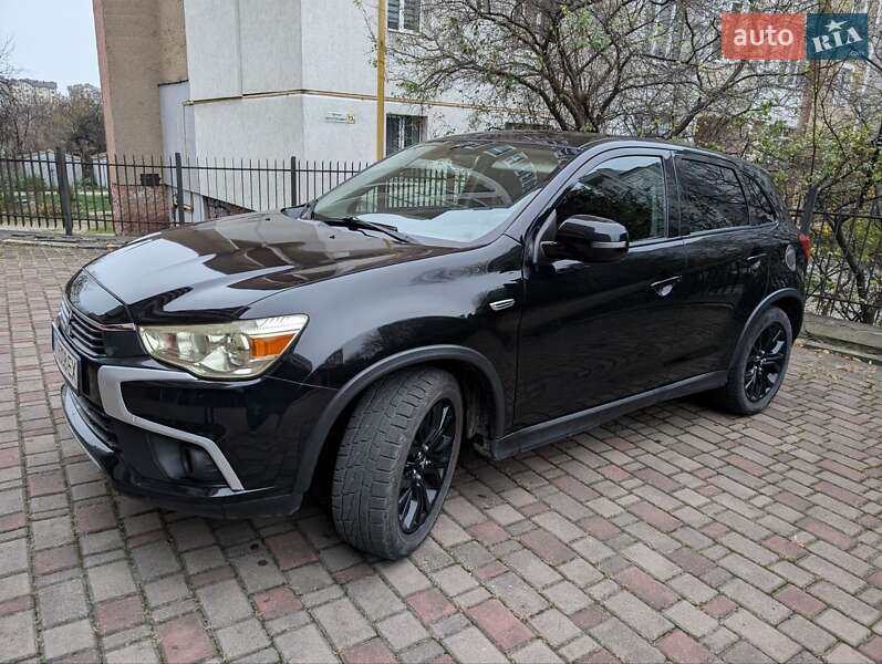 Позашляховик / Кросовер Mitsubishi Outlander Sport 2017 в Івано-Франківську
