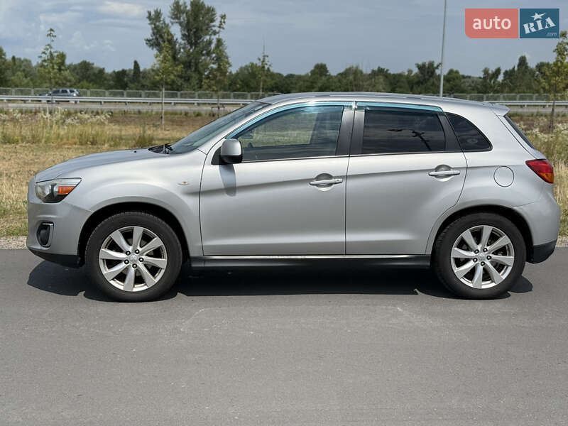 Позашляховик / Кросовер Mitsubishi Outlander Sport 2013 в Києві