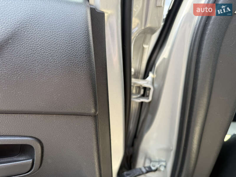 Позашляховик / Кросовер Mitsubishi Outlander Sport 2013 в Києві