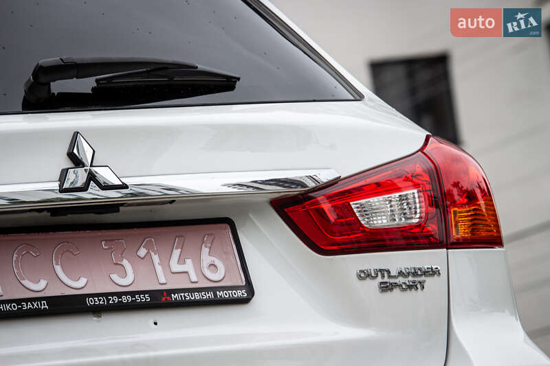 Внедорожник / Кроссовер Mitsubishi Outlander Sport 2018 в Львове