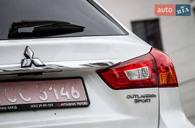 Внедорожник / Кроссовер Mitsubishi Outlander Sport 2018 в 