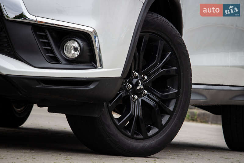 Внедорожник / Кроссовер Mitsubishi Outlander Sport 2018 в Львове