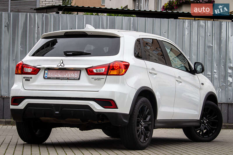 Внедорожник / Кроссовер Mitsubishi Outlander Sport 2018 в Львове