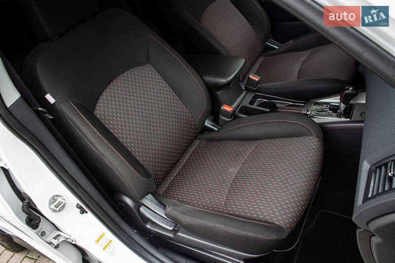 Внедорожник / Кроссовер Mitsubishi Outlander Sport 2018 в Львове