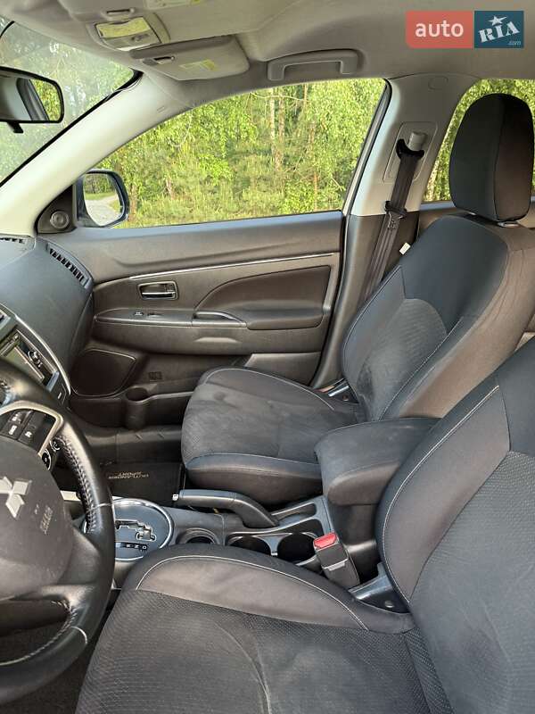Позашляховик / Кросовер Mitsubishi Outlander Sport 2014 в Рівному