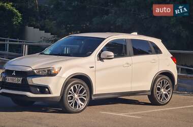 Позашляховик / Кросовер Mitsubishi Outlander Sport 2016 в Києві