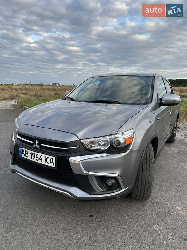 Внедорожник / Кроссовер Mitsubishi Outlander Sport 2018 в Виннице