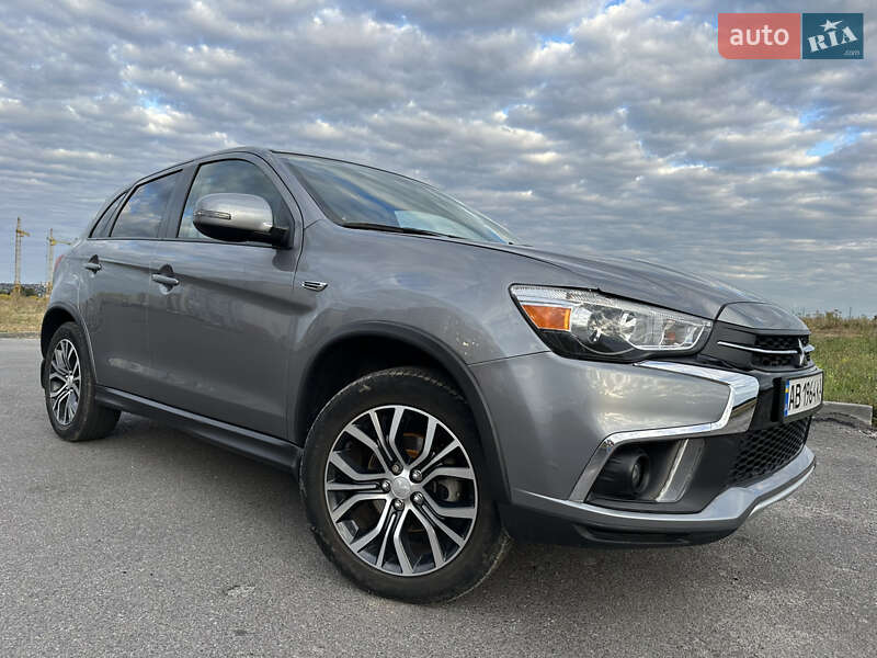 Внедорожник / Кроссовер Mitsubishi Outlander Sport 2018 в Виннице