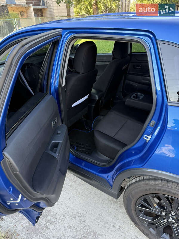 Внедорожник / Кроссовер Mitsubishi Outlander Sport 2017 в Киеве фото 28 Внедорожник / Кроссовер Mitsubishi Outlander Sport 2017 в Киеве