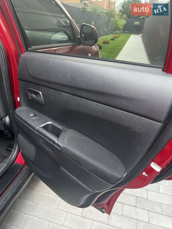 Внедорожник / Кроссовер Mitsubishi Outlander Sport 2015 в Киеве