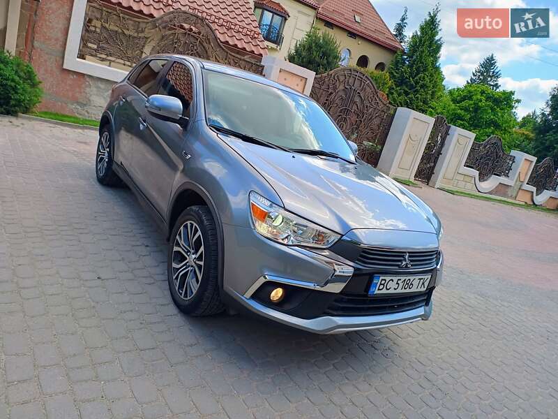 Позашляховик / Кросовер Mitsubishi Outlander Sport 2018 в Львові