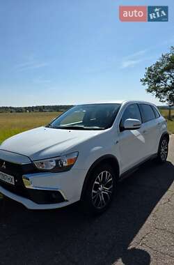 Внедорожник / Кроссовер Mitsubishi Outlander Sport 2016 в Киеве