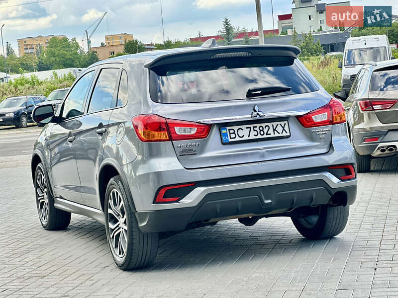 Внедорожник / Кроссовер Mitsubishi Outlander Sport 2018 в Каменец-Подольском