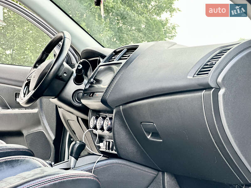 Внедорожник / Кроссовер Mitsubishi Outlander Sport 2018 в Каменец-Подольском