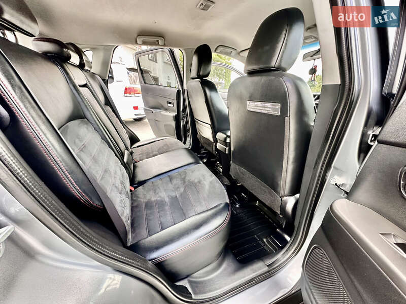 Внедорожник / Кроссовер Mitsubishi Outlander Sport 2018 в Каменец-Подольском