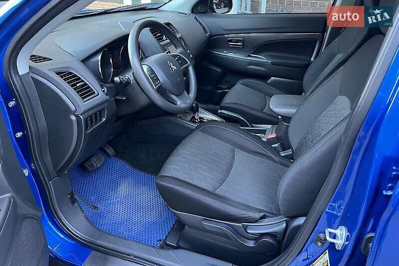 Внедорожник / Кроссовер Mitsubishi Outlander Sport 2019 в Львове