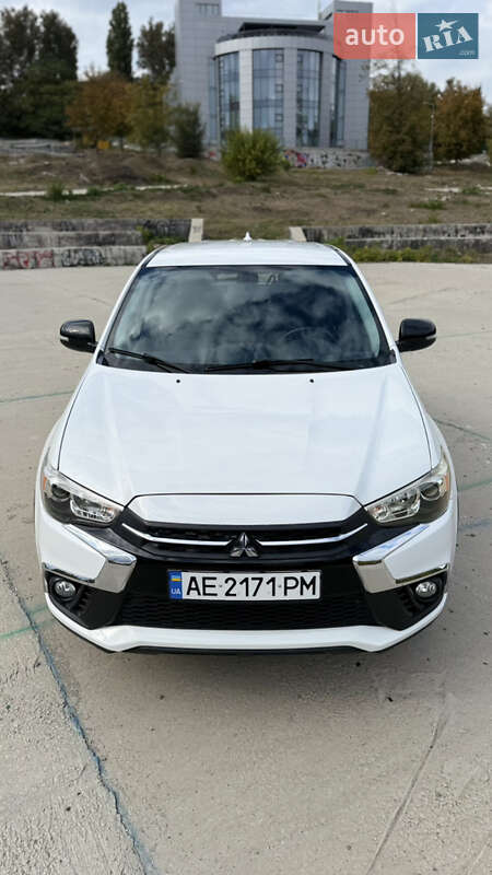 Позашляховик / Кросовер Mitsubishi Outlander Sport 2018 в Дніпрі